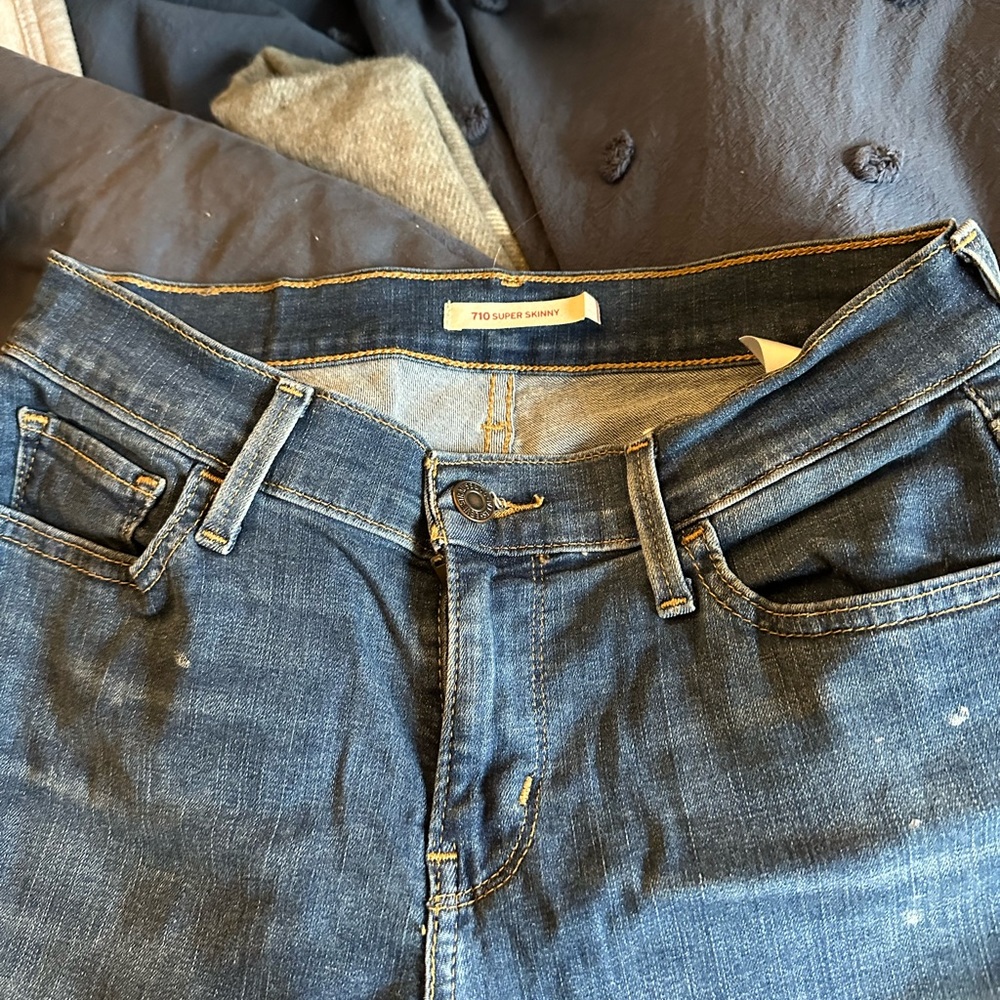 Levi’s 710 super skinny (W29 L32)